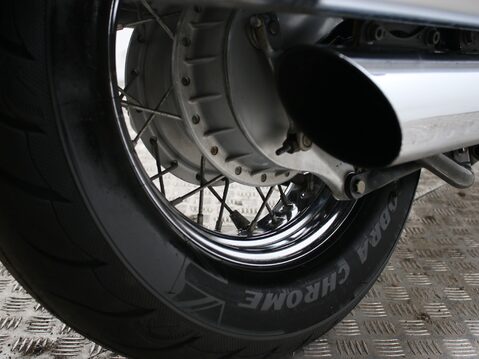 Suzuki Intruder 800 VL 800 K7 33