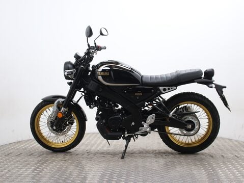 Yamaha XSR125 XSR 125 (MTM125) LEGACY 8