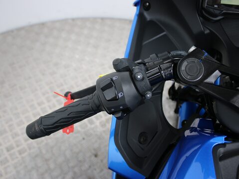 Suzuki GSX-R125 GSXR 125 X AL8 22