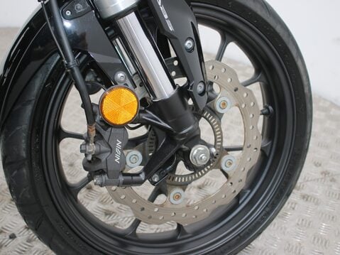 Honda CB CBF 125 NA-J 23