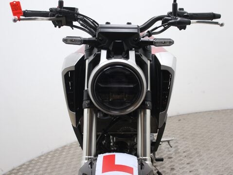 Honda CB CBF 125 NA-J 32