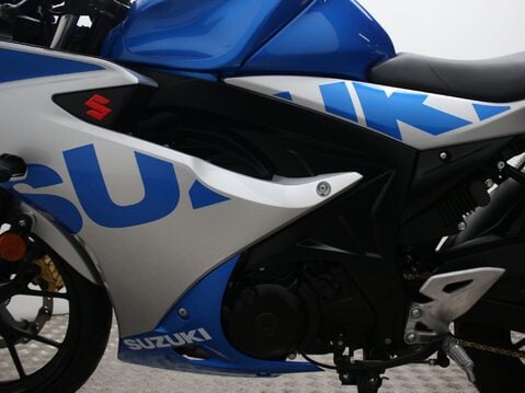 Suzuki GSX-R125 GSXR 125 RLZ M1 28