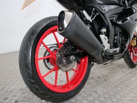 Suzuki GSX-R125 GSXR 125 X AM1 27