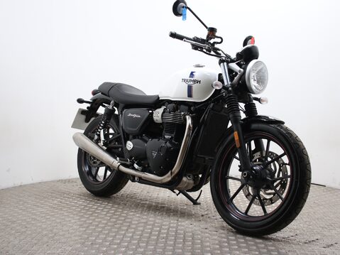 Triumph Street Twin BONNEVILLE STREET TWIN 3