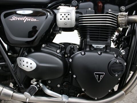 Triumph Street Twin BONNEVILLE STREET TWIN 33