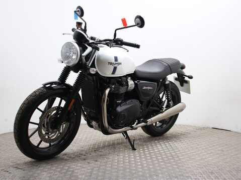 Triumph Street Twin BONNEVILLE STREET TWIN 6