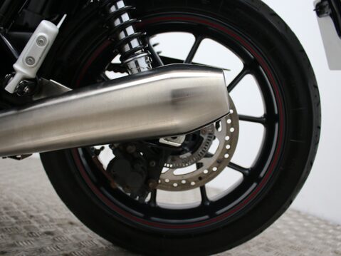 Triumph Street Twin BONNEVILLE STREET TWIN 21