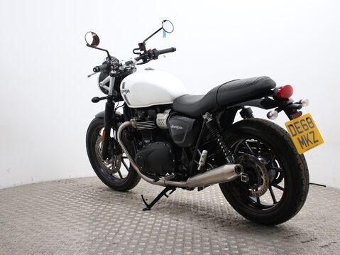 Triumph Street Twin BONNEVILLE STREET TWIN 9