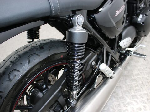 Triumph Street Twin BONNEVILLE STREET TWIN 26