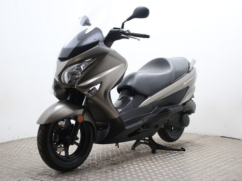 Suzuki Burgman 200 UH 200 AL7 6