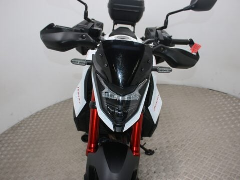 Honda CB CB 750 HORNET A-P 27