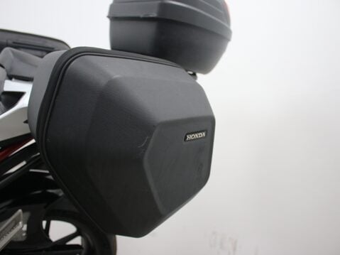 Honda CB CB 750 HORNET A-P 30