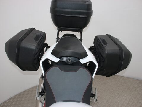 Honda CB CB 750 HORNET A-P 29