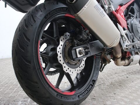 Honda CB CB 750 HORNET A-P 22