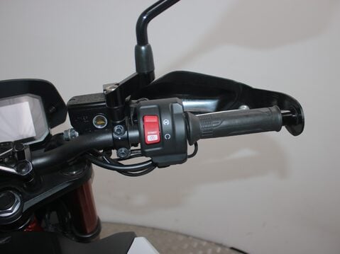 Honda CB CB 750 HORNET A-P 18