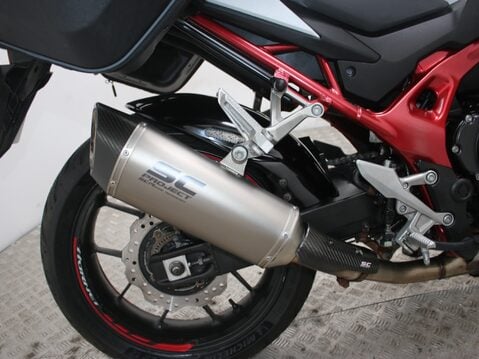 Honda CB CB 750 HORNET A-P 31