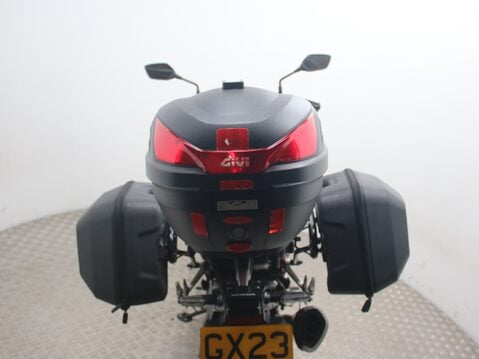 Honda CB CB 750 HORNET A-P 28