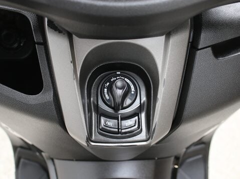 Yamaha Nmax 125 GPD125-A ABS 21