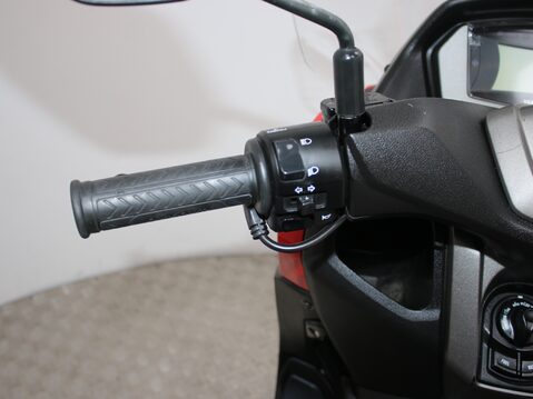 Yamaha Nmax 125 GPD125-A ABS 17