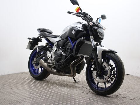 Yamaha MT-07 3