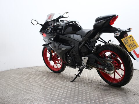 Suzuki GSX GSXR 125 RLX M3 9