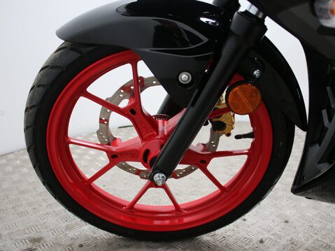 Suzuki GSX GSXR 125 RLX M3 21