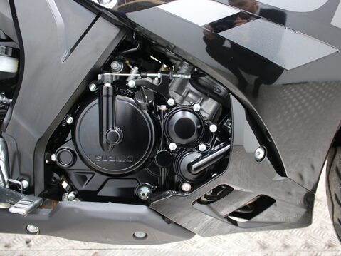 Suzuki GSX GSXR 125 RLX M3 26
