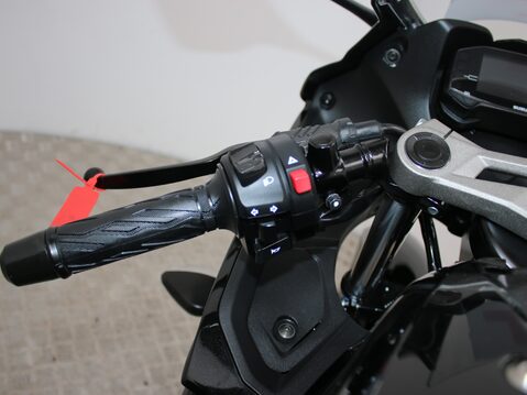 Suzuki GSX GSXR 125 RLX M3 17