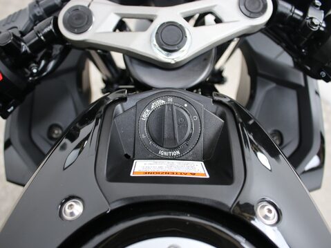 Suzuki GSX GSXR 125 RLX M3 20