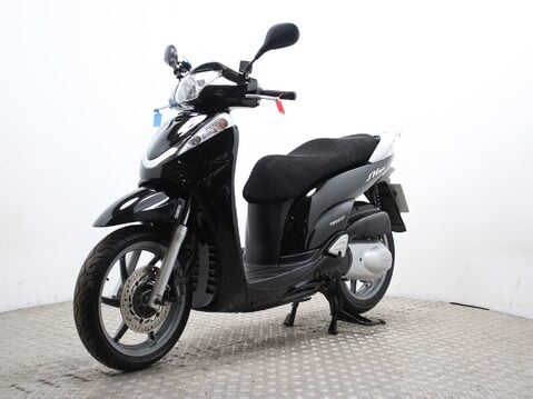 Honda SH300i 6