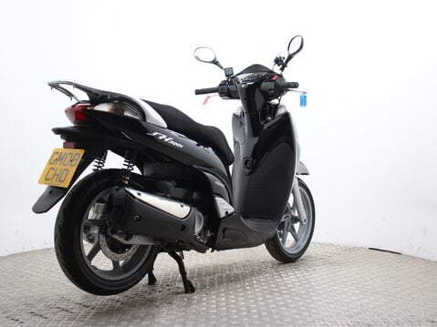 Honda SH300i 12