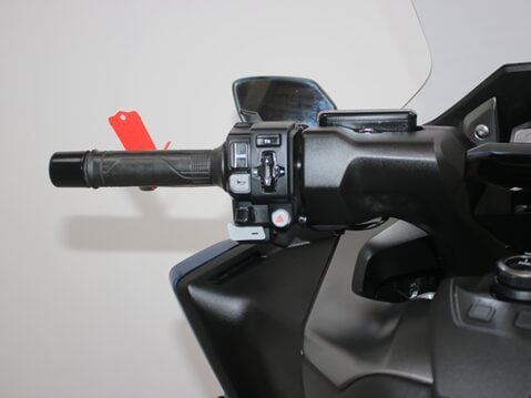 Honda Forza 750 NSS 750 P 17