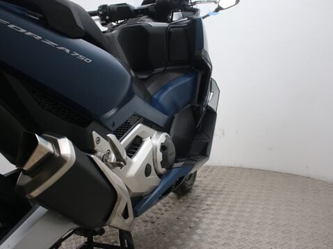 Honda Forza 750 NSS 750 P 26