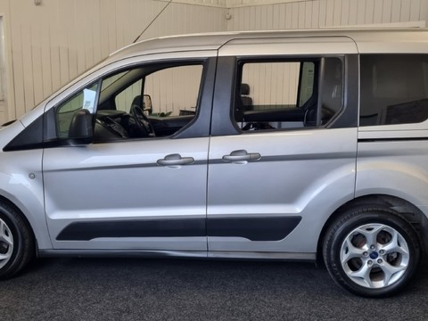 Ford Tourneo Connect ZETEC TDCI 4