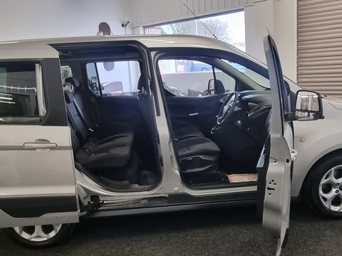 Ford Tourneo Connect ZETEC TDCI 8