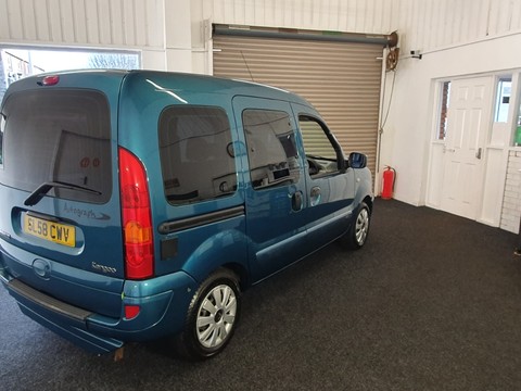 Renault Kangoo EXPRESSION 16V 7