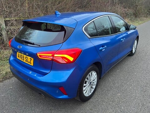 Ford Focus TITANIUM 8