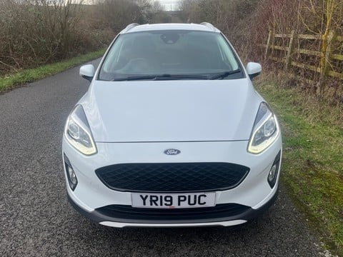 Ford Fiesta ACTIVE X 6