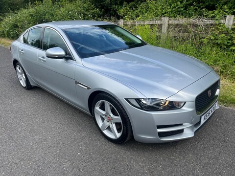 Jaguar XE SE 6