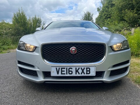 Jaguar XE SE 11