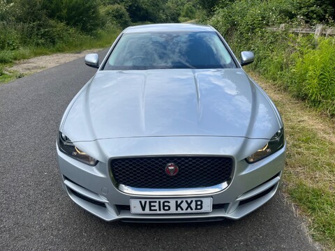 Jaguar XE SE 12