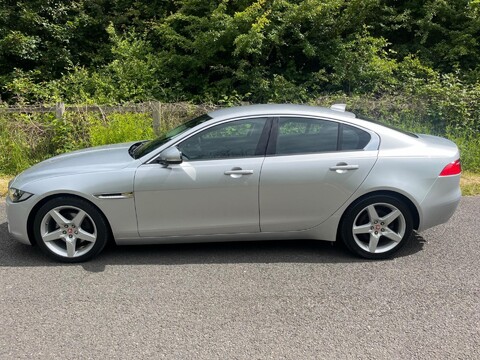 Jaguar XE SE 14