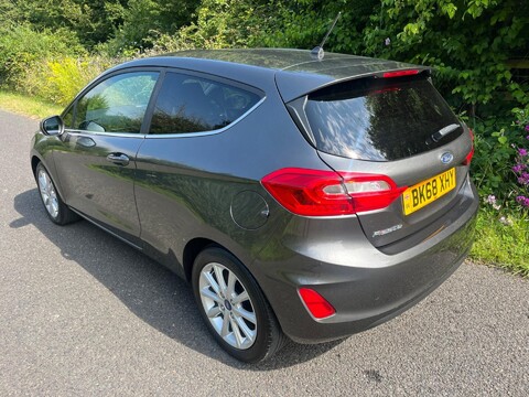 Ford Fiesta TITANIUM 13