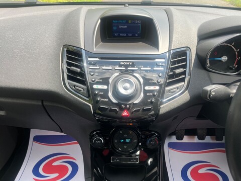 Ford Fiesta TITANIUM 15