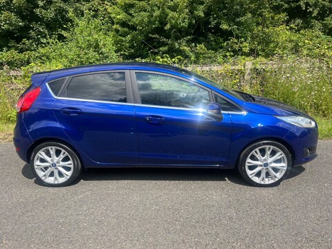 Ford Fiesta TITANIUM 7