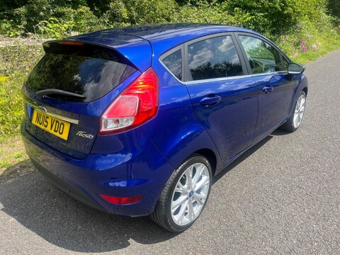 Ford Fiesta TITANIUM 8