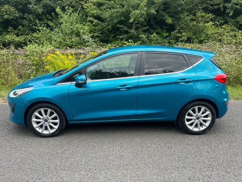 Ford Fiesta TITANIUM 12