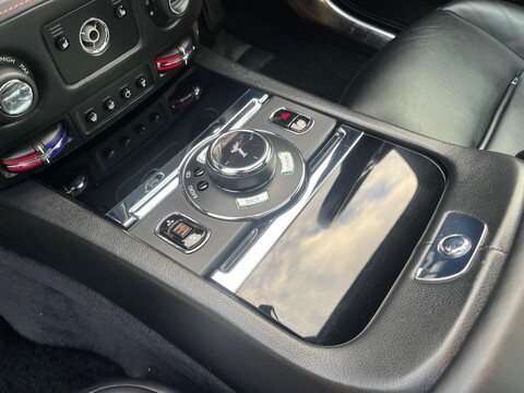 Rolls-Royce Wraith V12 32