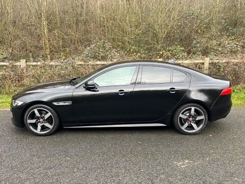 Jaguar XE R-SPORT 12