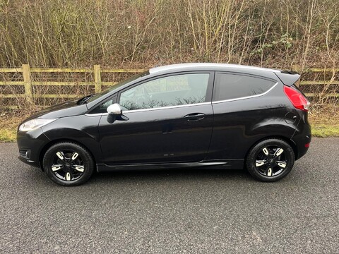 Ford Fiesta ZETEC BLACK EDITION AUTUMN 10